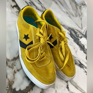 Converse Unisex suede Tennis Shoes